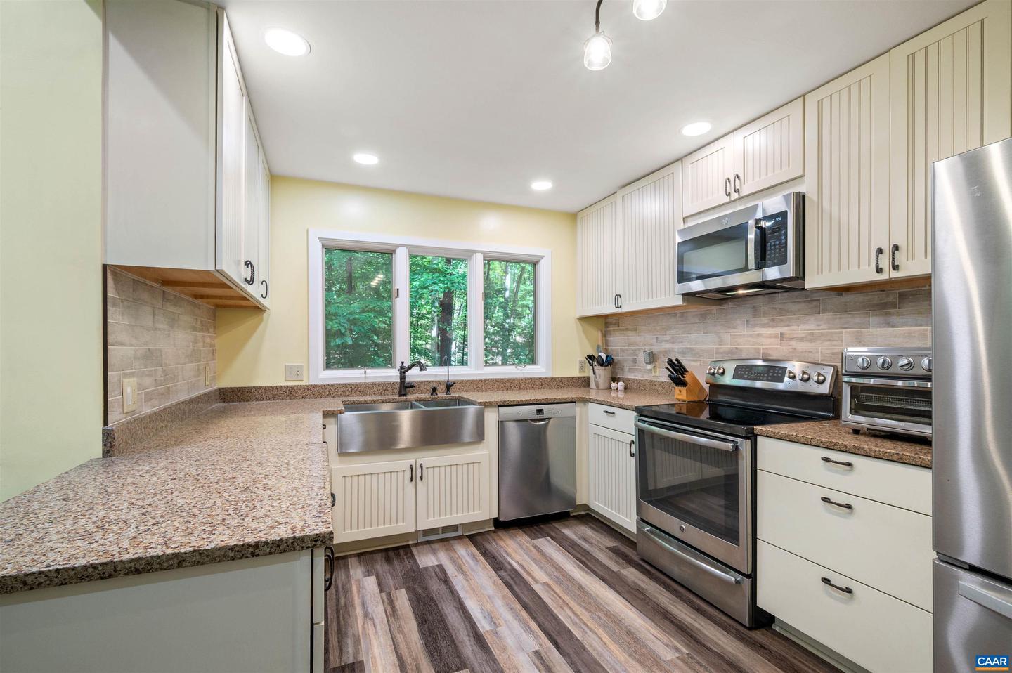 50 LYNNWOOD LN, CHARLOTTESVILLE, Virginia 22901, 5 Bedrooms Bedrooms, ,3 BathroomsBathrooms,Residential,For sale,50 LYNNWOOD LN,665039 MLS # 665039