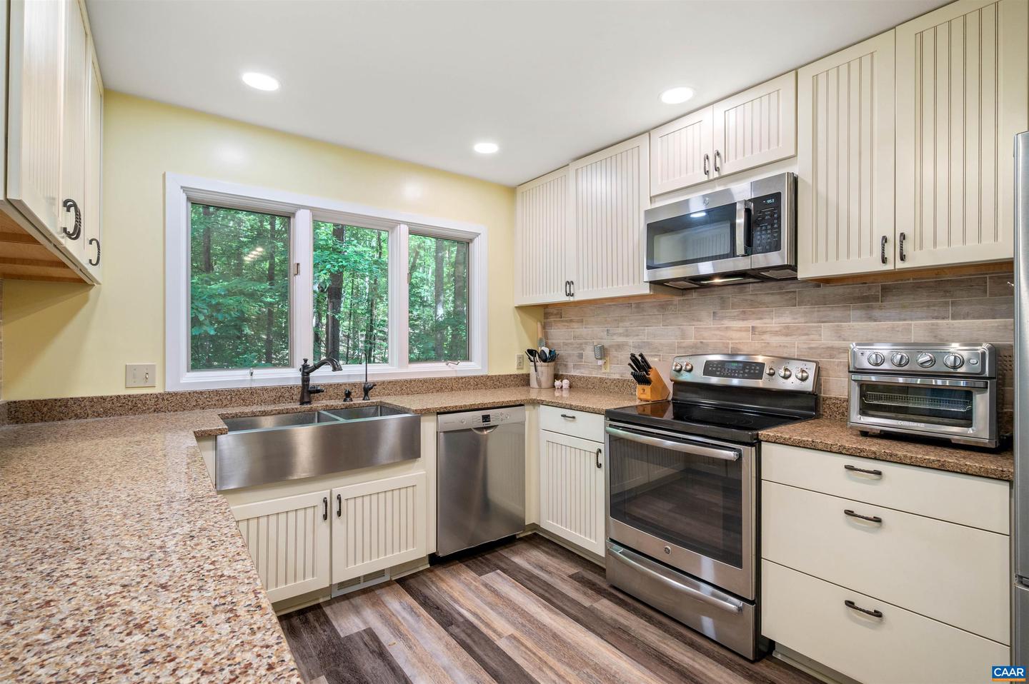 50 LYNNWOOD LN, CHARLOTTESVILLE, Virginia 22901, 5 Bedrooms Bedrooms, ,3 BathroomsBathrooms,Residential,For sale,50 LYNNWOOD LN,665039 MLS # 665039
