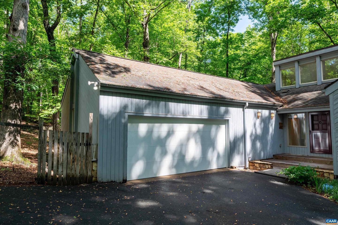 50 LYNNWOOD LN, CHARLOTTESVILLE, Virginia 22901, 5 Bedrooms Bedrooms, ,3 BathroomsBathrooms,Residential,For sale,50 LYNNWOOD LN,665039 MLS # 665039