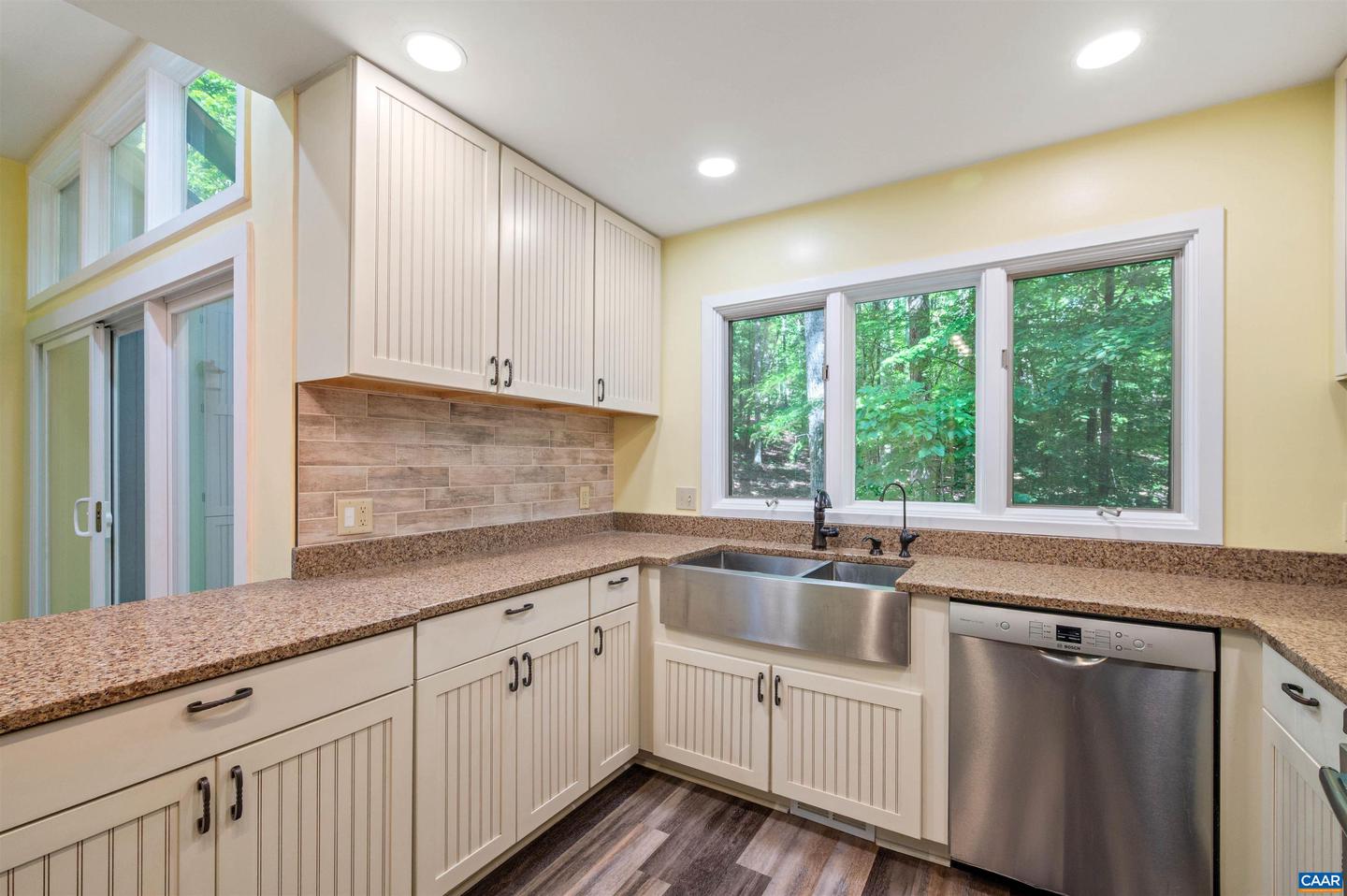 50 LYNNWOOD LN, CHARLOTTESVILLE, Virginia 22901, 5 Bedrooms Bedrooms, ,3 BathroomsBathrooms,Residential,For sale,50 LYNNWOOD LN,665039 MLS # 665039
