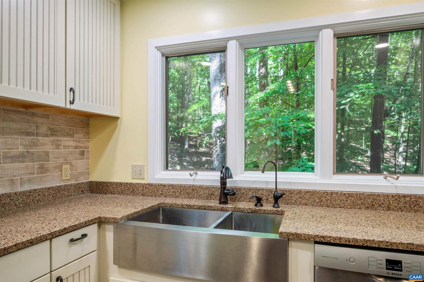 50 LYNNWOOD LN, CHARLOTTESVILLE, Virginia 22901, 5 Bedrooms Bedrooms, ,3 BathroomsBathrooms,Residential,For sale,50 LYNNWOOD LN,665039 MLS # 665039