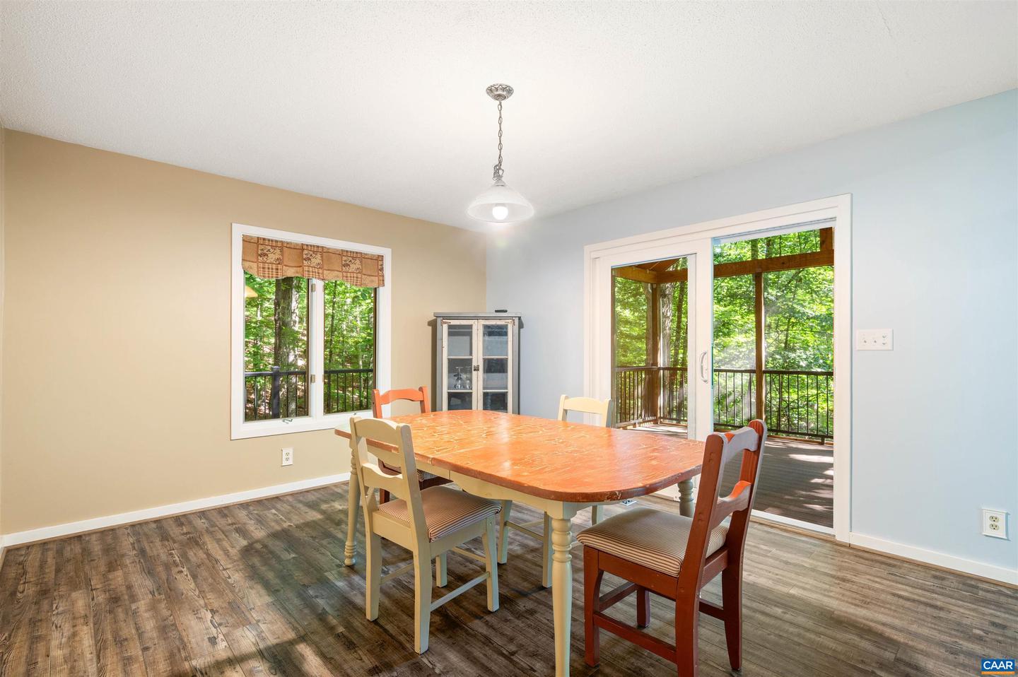 50 LYNNWOOD LN, CHARLOTTESVILLE, Virginia 22901, 5 Bedrooms Bedrooms, ,3 BathroomsBathrooms,Residential,For sale,50 LYNNWOOD LN,665039 MLS # 665039