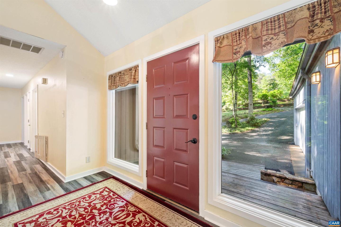 50 LYNNWOOD LN, CHARLOTTESVILLE, Virginia 22901, 5 Bedrooms Bedrooms, ,3 BathroomsBathrooms,Residential,For sale,50 LYNNWOOD LN,665039 MLS # 665039
