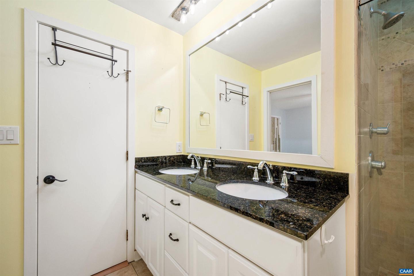 50 LYNNWOOD LN, CHARLOTTESVILLE, Virginia 22901, 5 Bedrooms Bedrooms, ,3 BathroomsBathrooms,Residential,For sale,50 LYNNWOOD LN,665039 MLS # 665039