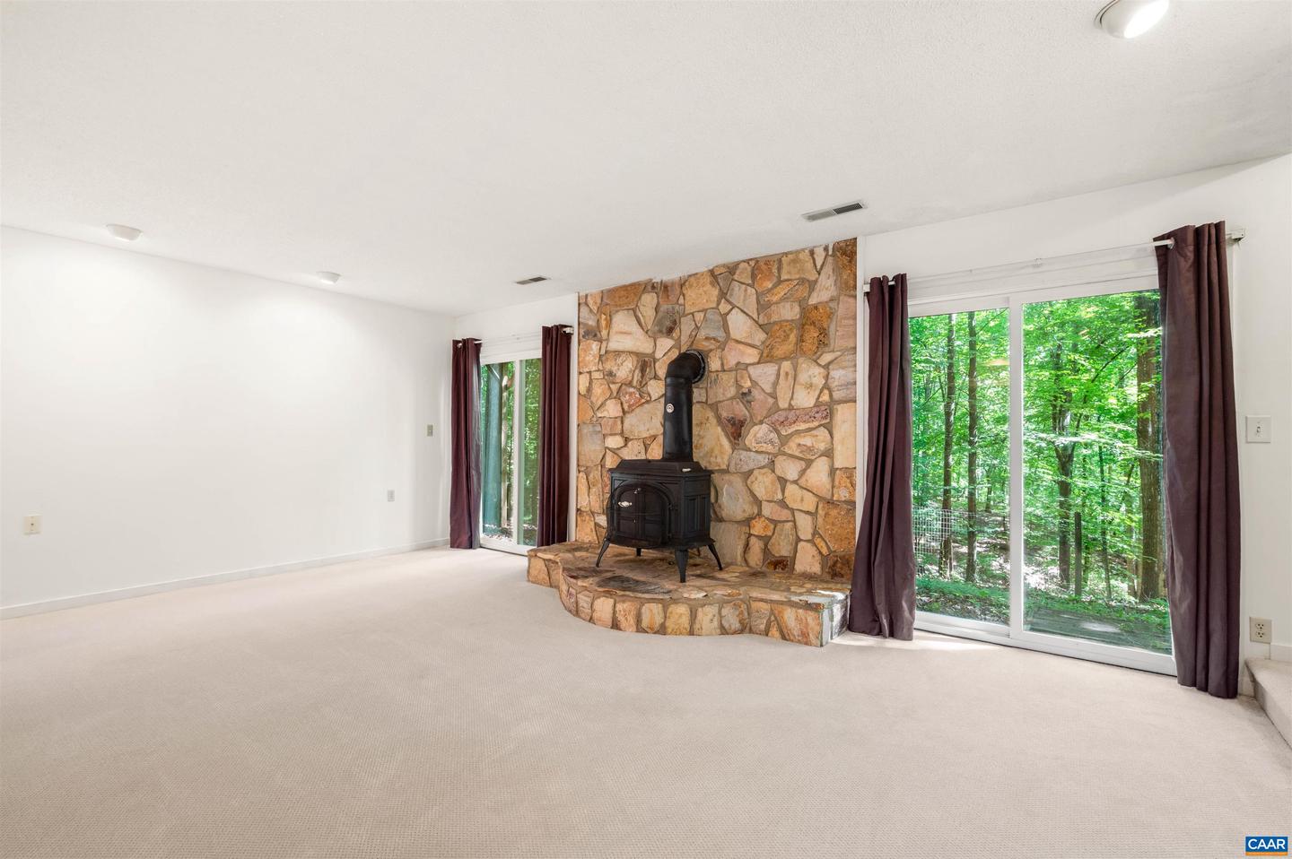 50 LYNNWOOD LN, CHARLOTTESVILLE, Virginia 22901, 5 Bedrooms Bedrooms, ,3 BathroomsBathrooms,Residential,For sale,50 LYNNWOOD LN,665039 MLS # 665039