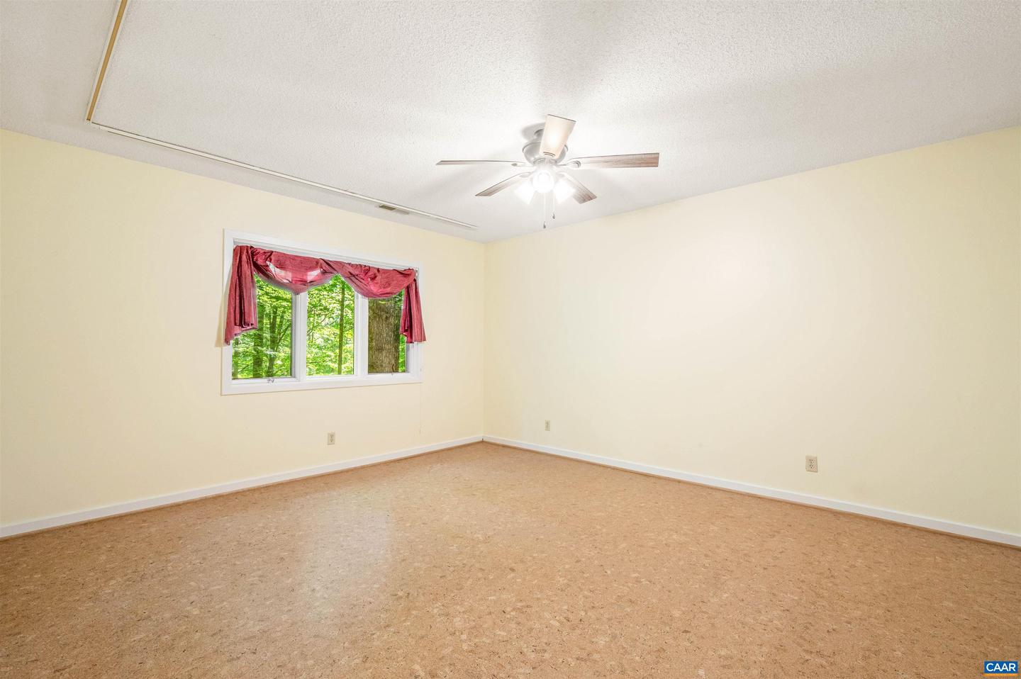 50 LYNNWOOD LN, CHARLOTTESVILLE, Virginia 22901, 5 Bedrooms Bedrooms, ,3 BathroomsBathrooms,Residential,For sale,50 LYNNWOOD LN,665039 MLS # 665039
