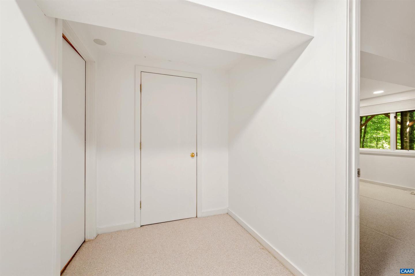 50 LYNNWOOD LN, CHARLOTTESVILLE, Virginia 22901, 5 Bedrooms Bedrooms, ,3 BathroomsBathrooms,Residential,For sale,50 LYNNWOOD LN,665039 MLS # 665039
