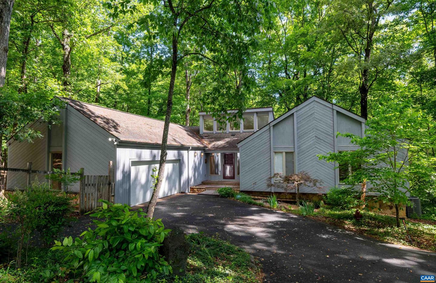 50 LYNNWOOD LN, CHARLOTTESVILLE, Virginia 22901, 5 Bedrooms Bedrooms, ,3 BathroomsBathrooms,Residential,For sale,50 LYNNWOOD LN,665039 MLS # 665039