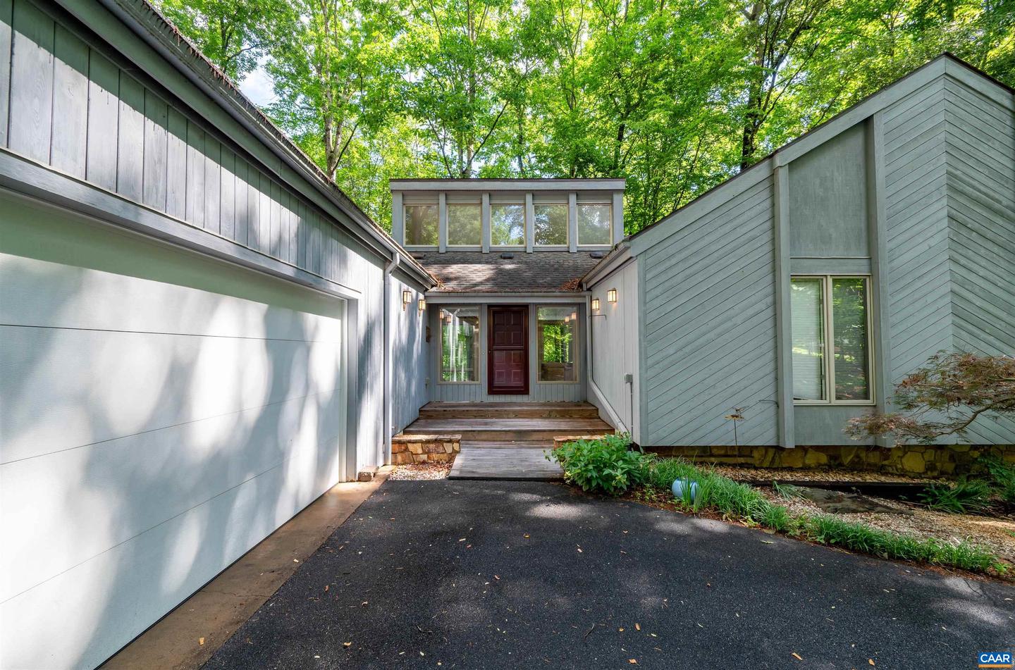 50 LYNNWOOD LN, CHARLOTTESVILLE, Virginia 22901, 5 Bedrooms Bedrooms, ,3 BathroomsBathrooms,Residential,For sale,50 LYNNWOOD LN,665039 MLS # 665039