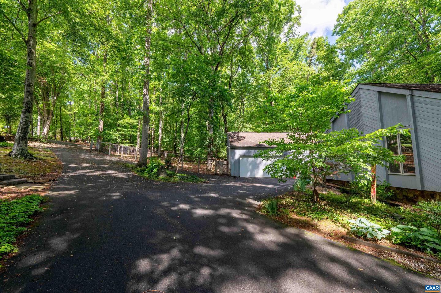 50 LYNNWOOD LN, CHARLOTTESVILLE, Virginia 22901, 5 Bedrooms Bedrooms, ,3 BathroomsBathrooms,Residential,For sale,50 LYNNWOOD LN,665039 MLS # 665039