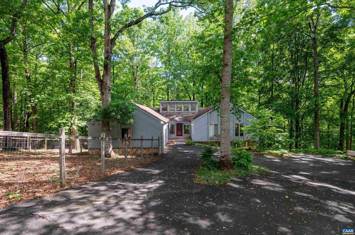 50 LYNNWOOD LN, CHARLOTTESVILLE, Virginia 22901, 5 Bedrooms Bedrooms, ,3 BathroomsBathrooms,Residential,For sale,50 LYNNWOOD LN,665039 MLS # 665039