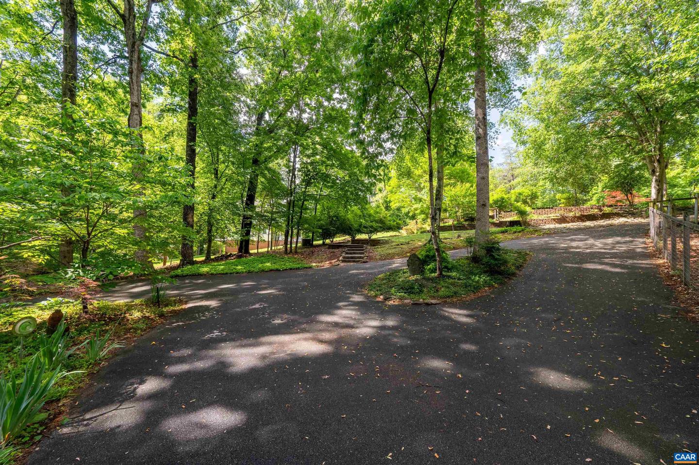 50 LYNNWOOD LN, CHARLOTTESVILLE, Virginia 22901, 5 Bedrooms Bedrooms, ,3 BathroomsBathrooms,Residential,For sale,50 LYNNWOOD LN,665039 MLS # 665039