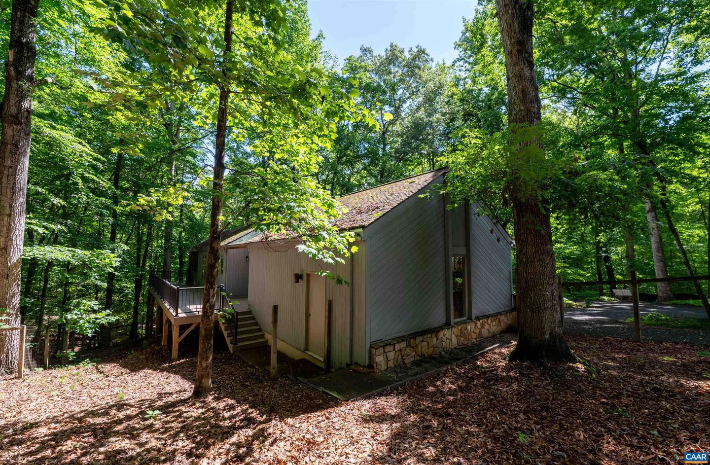 50 LYNNWOOD LN, CHARLOTTESVILLE, Virginia 22901, 5 Bedrooms Bedrooms, ,3 BathroomsBathrooms,Residential,For sale,50 LYNNWOOD LN,665039 MLS # 665039
