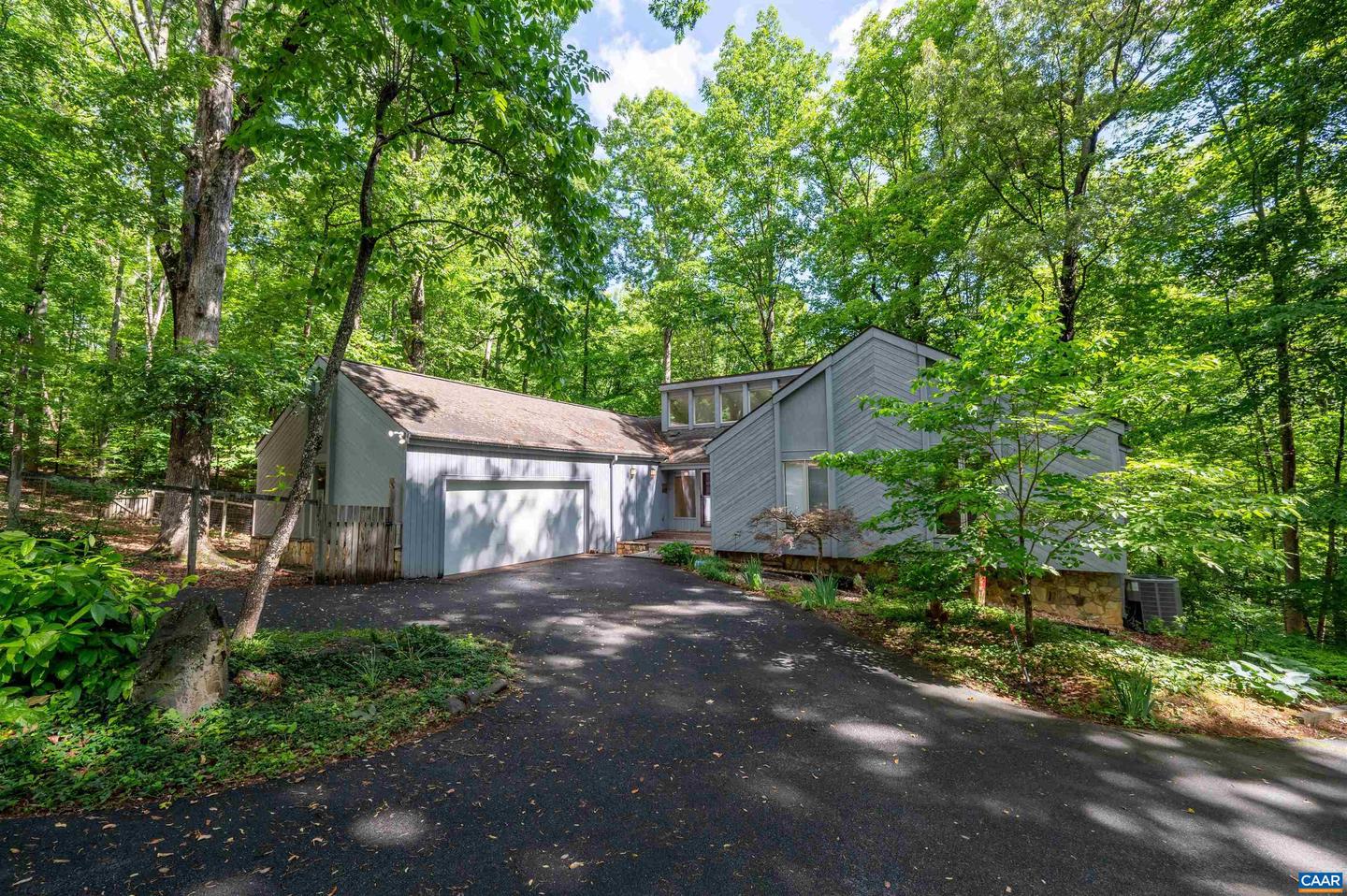 50 LYNNWOOD LN, CHARLOTTESVILLE, Virginia 22901, 5 Bedrooms Bedrooms, ,3 BathroomsBathrooms,Residential,For sale,50 LYNNWOOD LN,665039 MLS # 665039