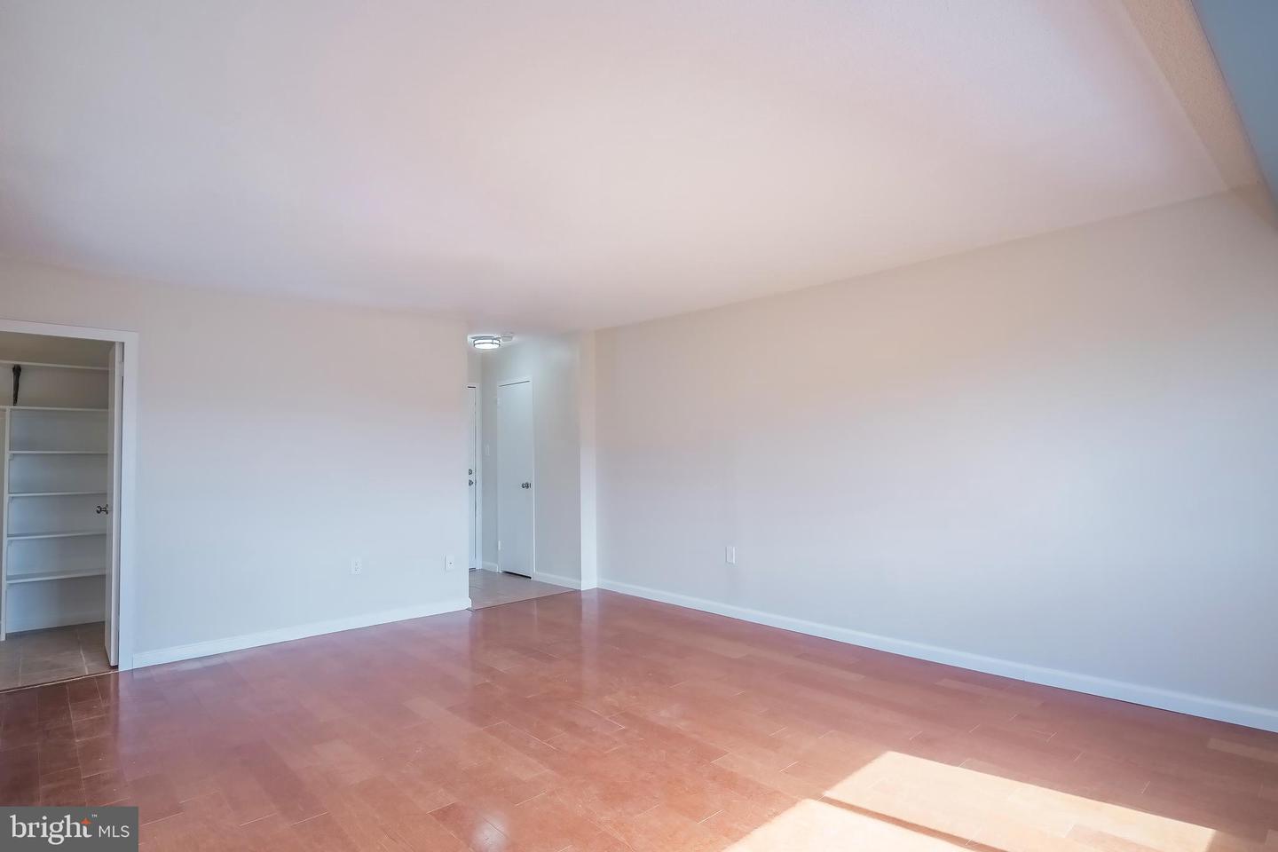 2500 N VAN DORN ST #912, ALEXANDRIA, Virginia 22302, ,1 BathroomBathrooms,Residential,For sale,2500 N VAN DORN ST #912,VAAX2045810 MLS # VAAX2045810
