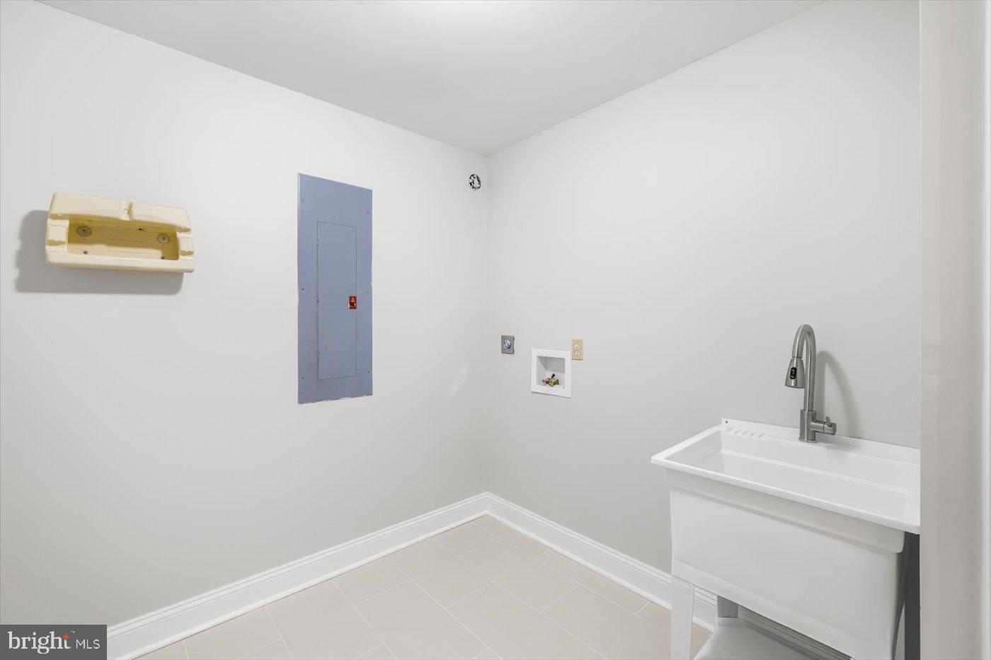 20 CESSNA LN, FREDERICKSBURG, Virginia 22405, 7 Bedrooms Bedrooms, ,7 BathroomsBathrooms,Residential,For sale,20 CESSNA LN,VAST2039280 MLS # VAST2039280