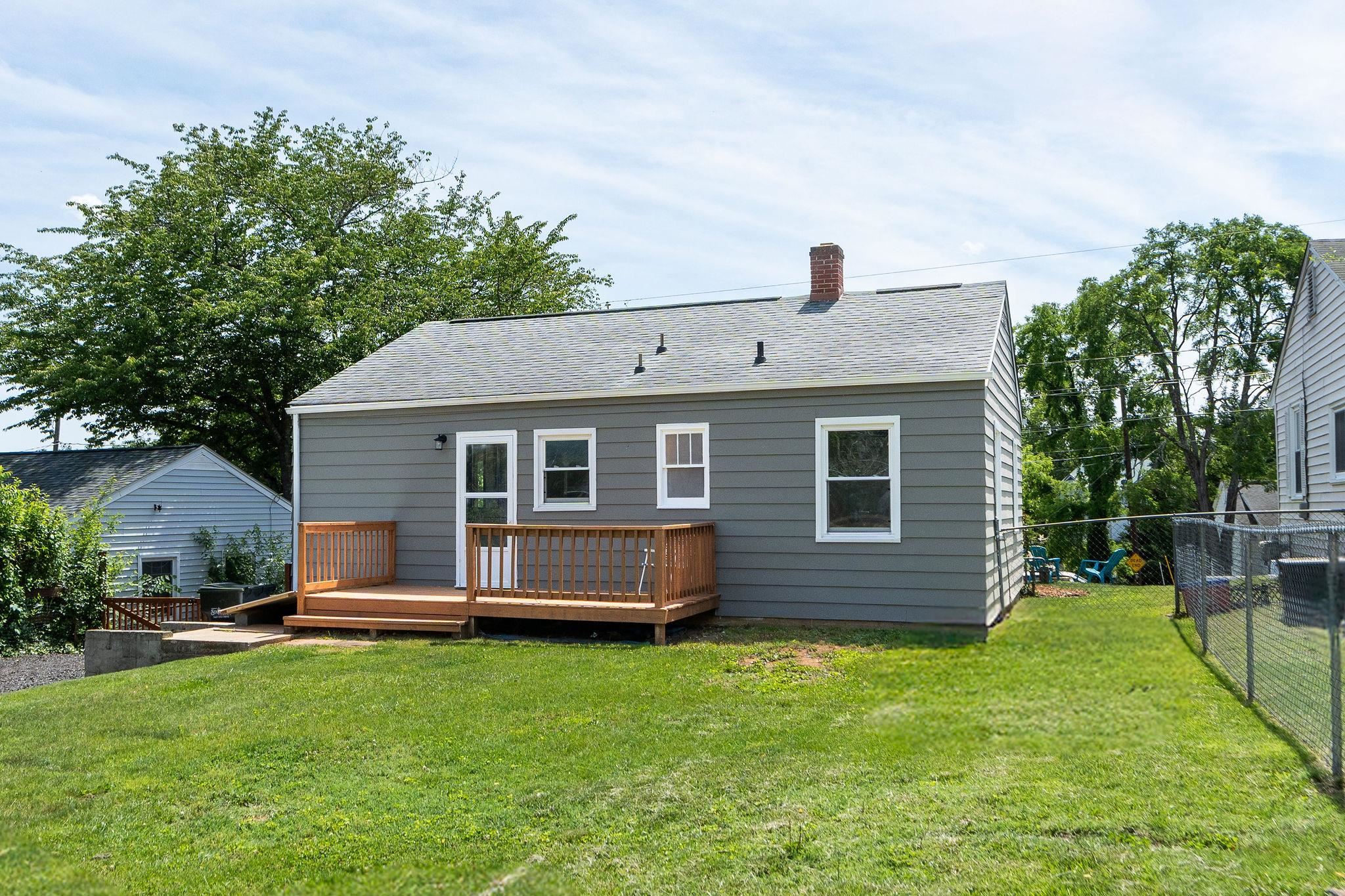 123 FRASER LN, STAUNTON, Virginia 24401, 2 Bedrooms Bedrooms, ,1 BathroomBathrooms,Residential,123 FRASER LN,665058 MLS # 665058