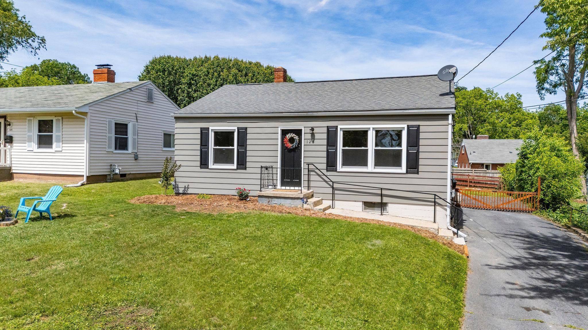 123 FRASER LN, STAUNTON, Virginia 24401, 2 Bedrooms Bedrooms, ,1 BathroomBathrooms,Residential,123 FRASER LN,665058 MLS # 665058