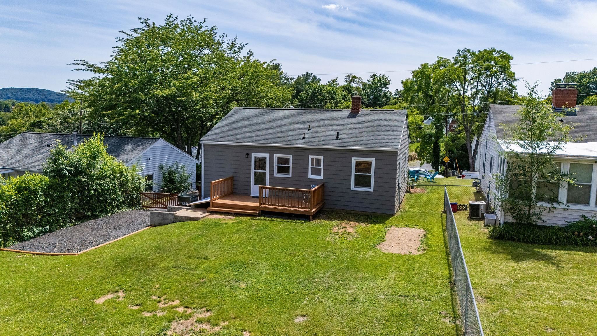 123 FRASER LN, STAUNTON, Virginia 24401, 2 Bedrooms Bedrooms, ,1 BathroomBathrooms,Residential,123 FRASER LN,665058 MLS # 665058