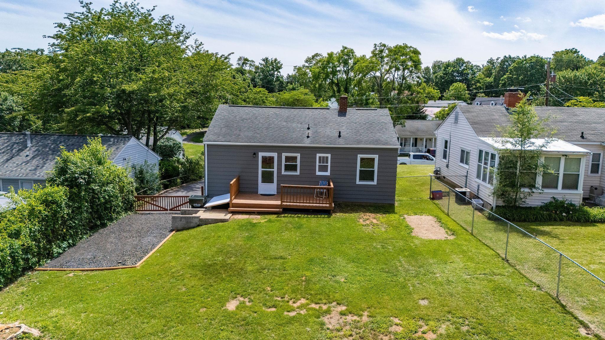 123 FRASER LN, STAUNTON, Virginia 24401, 2 Bedrooms Bedrooms, ,1 BathroomBathrooms,Residential,123 FRASER LN,665058 MLS # 665058