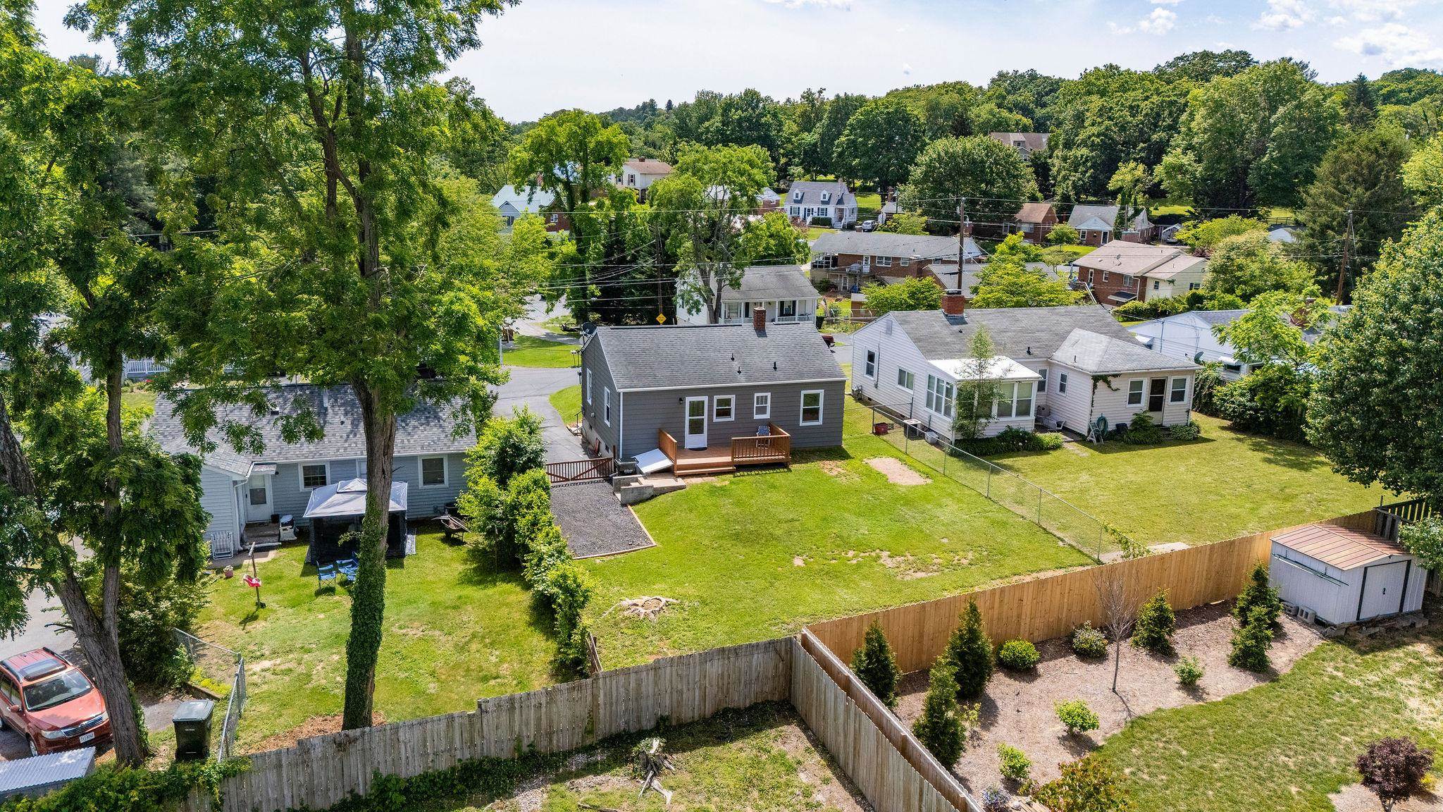123 FRASER LN, STAUNTON, Virginia 24401, 2 Bedrooms Bedrooms, ,1 BathroomBathrooms,Residential,123 FRASER LN,665058 MLS # 665058