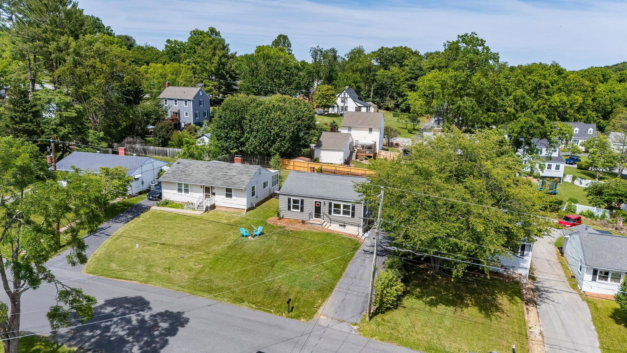 123 FRASER LN, STAUNTON, Virginia 24401, 2 Bedrooms Bedrooms, ,1 BathroomBathrooms,Residential,123 FRASER LN,665058 MLS # 665058