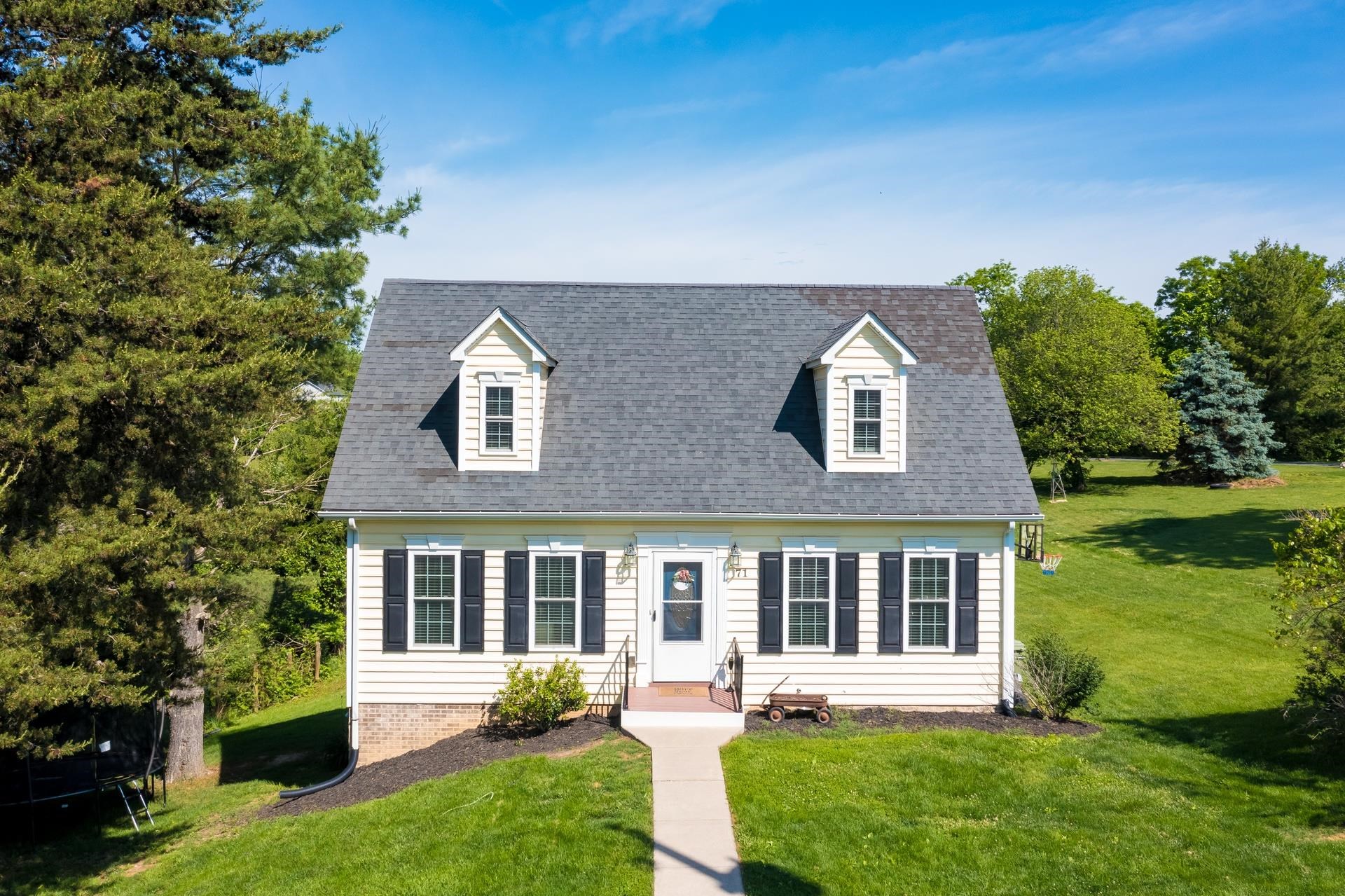 71 TROXELL LN, STAUNTON, Virginia 24401, 4 Bedrooms Bedrooms, ,2 BathroomsBathrooms,Residential,71 TROXELL LN,665059 MLS # 665059