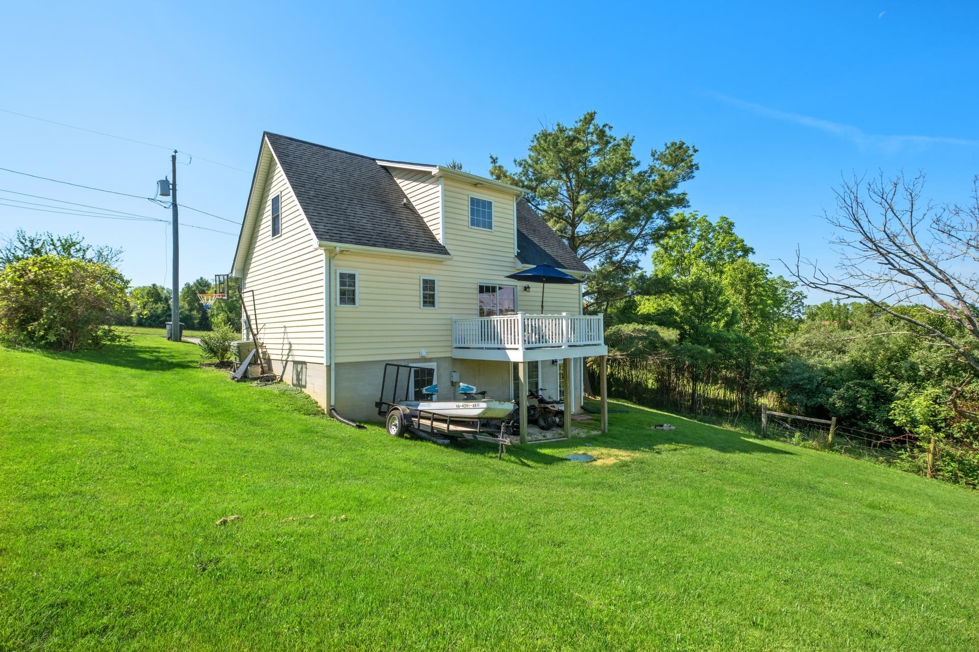 71 TROXELL LN, STAUNTON, Virginia 24401, 4 Bedrooms Bedrooms, ,2 BathroomsBathrooms,Residential,71 TROXELL LN,665059 MLS # 665059