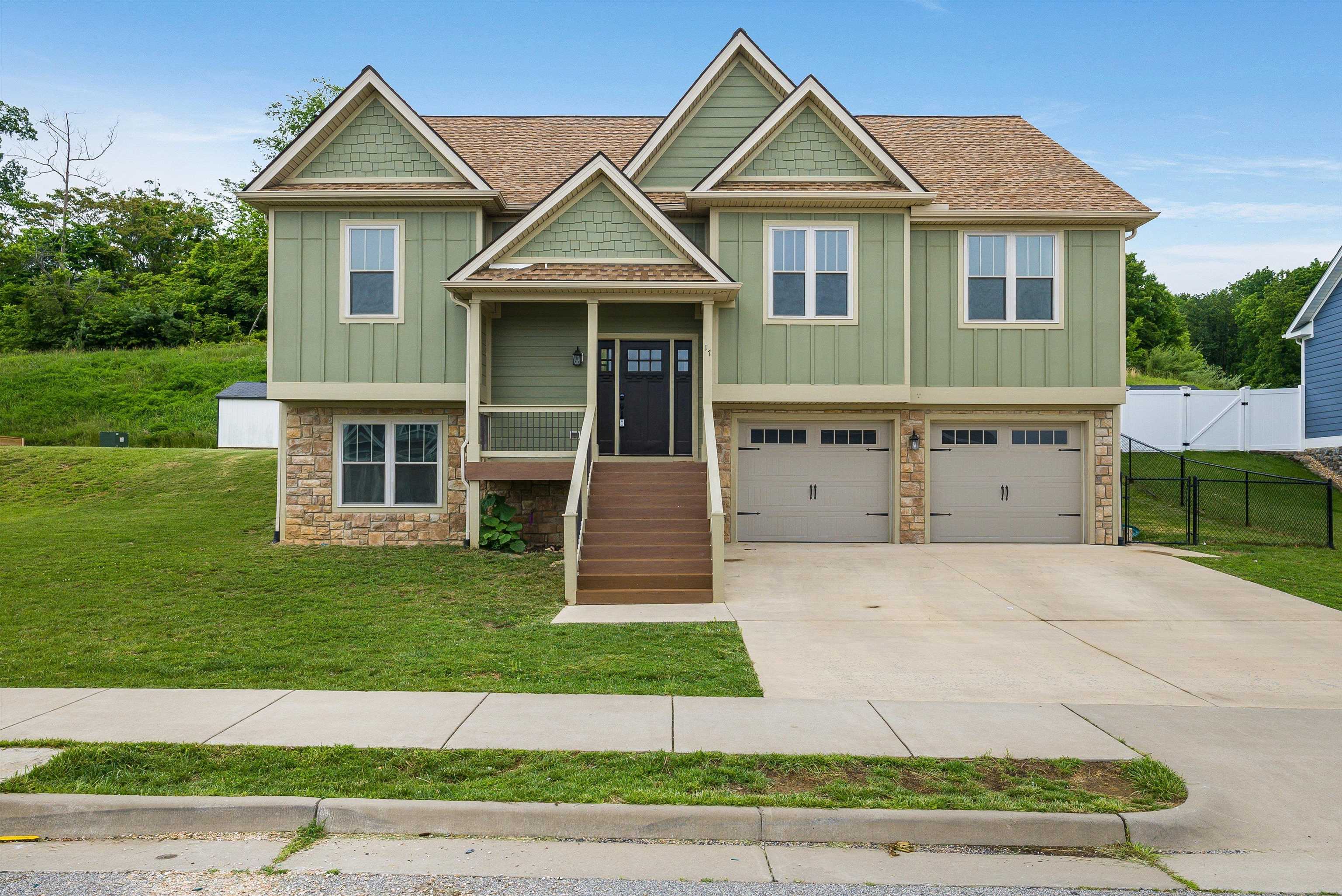 17 MCILWEE LN, STAUNTON, Virginia 24401, 4 Bedrooms Bedrooms, ,3 BathroomsBathrooms,Residential,17 MCILWEE LN,665062 MLS # 665062