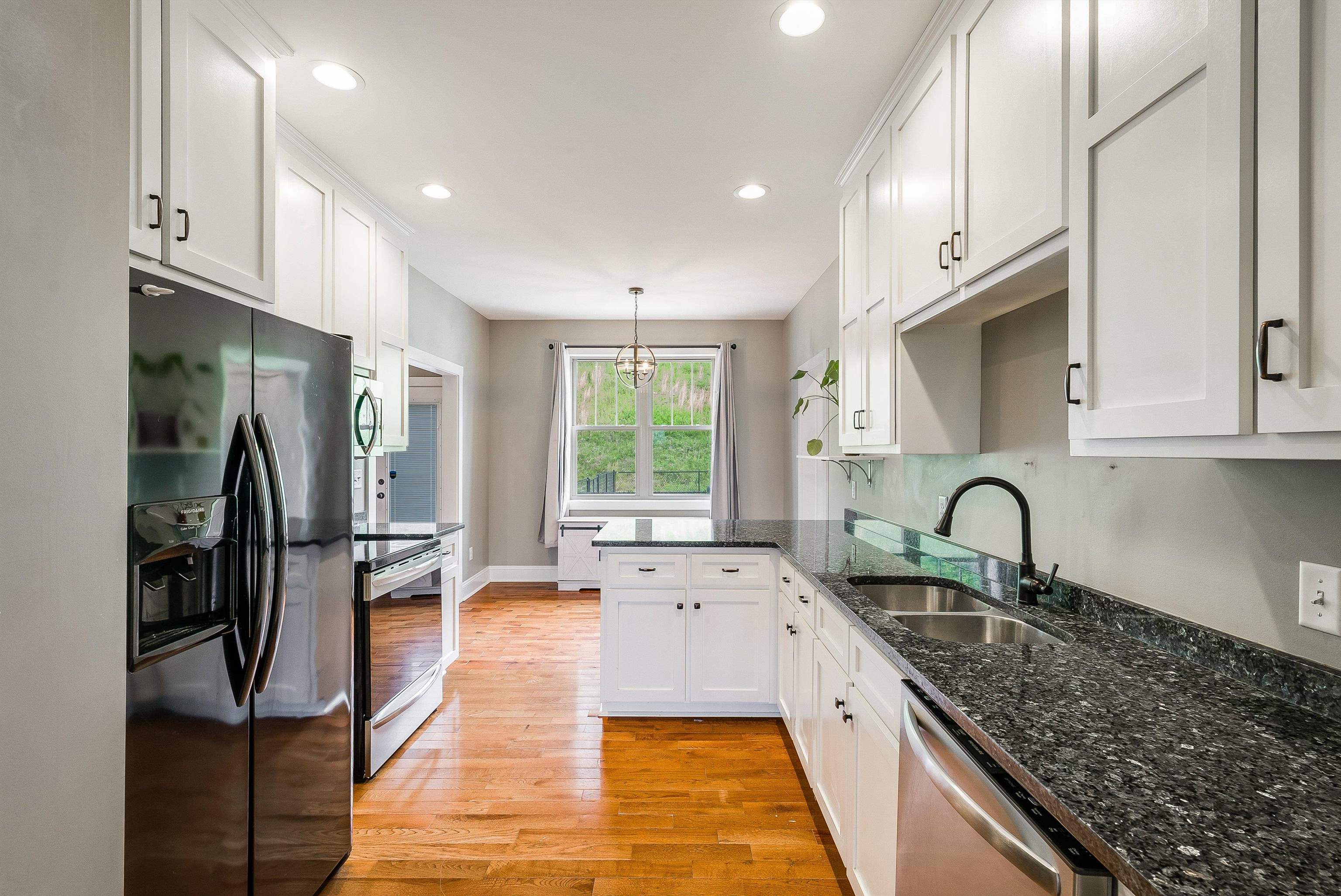 17 MCILWEE LN, STAUNTON, Virginia 24401, 4 Bedrooms Bedrooms, ,3 BathroomsBathrooms,Residential,17 MCILWEE LN,665062 MLS # 665062