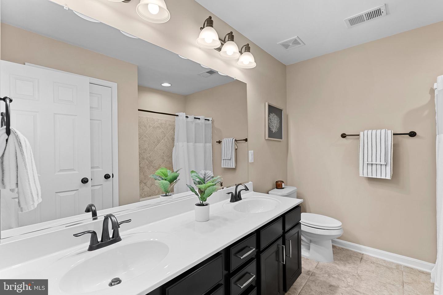 14612 BRIDLE CREEK RD, WOODBRIDGE, Virginia 22193, 5 Bedrooms Bedrooms, ,4 BathroomsBathrooms,Residential,For sale,14612 BRIDLE CREEK RD,VAPW2089216 MLS # VAPW2089216