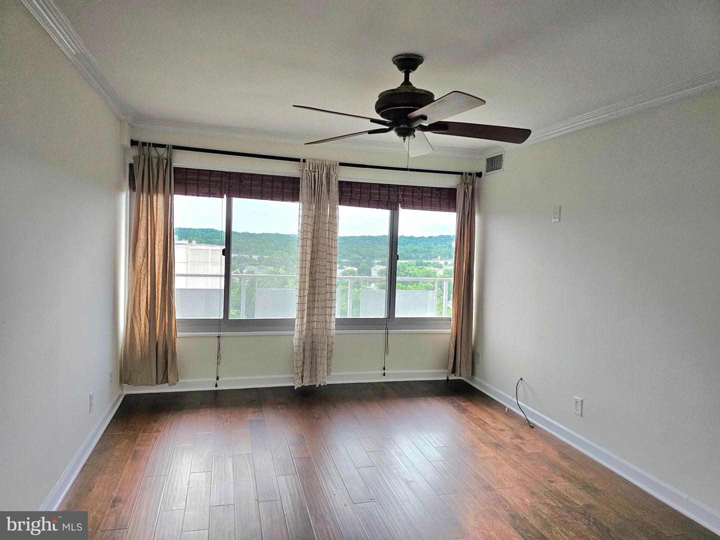 5340 HOLMES RUN PKWY #1410, ALEXANDRIA, Virginia 22304, 1 Bedroom Bedrooms, 4 Rooms Rooms,1 BathroomBathrooms,Residential,For sale,5340 HOLMES RUN PKWY #1410,VAAX2042982 MLS # VAAX2042982