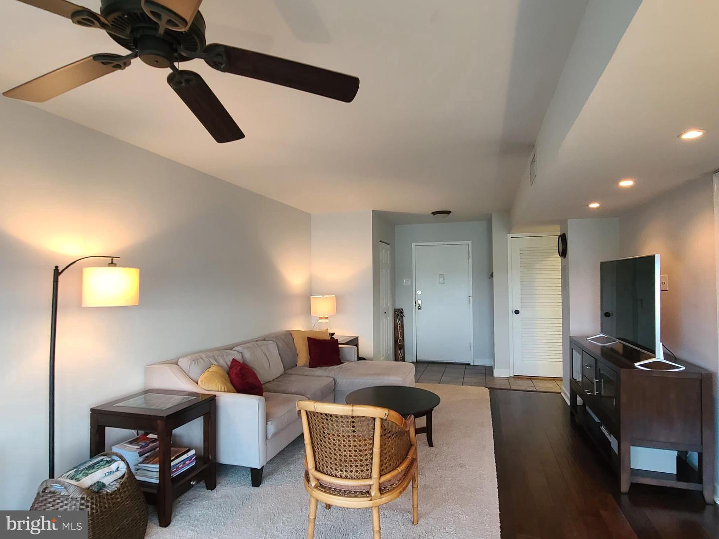 5340 HOLMES RUN PKWY #1410, ALEXANDRIA, Virginia 22304, 1 Bedroom Bedrooms, 4 Rooms Rooms,1 BathroomBathrooms,Residential,For sale,5340 HOLMES RUN PKWY #1410,VAAX2042982 MLS # VAAX2042982