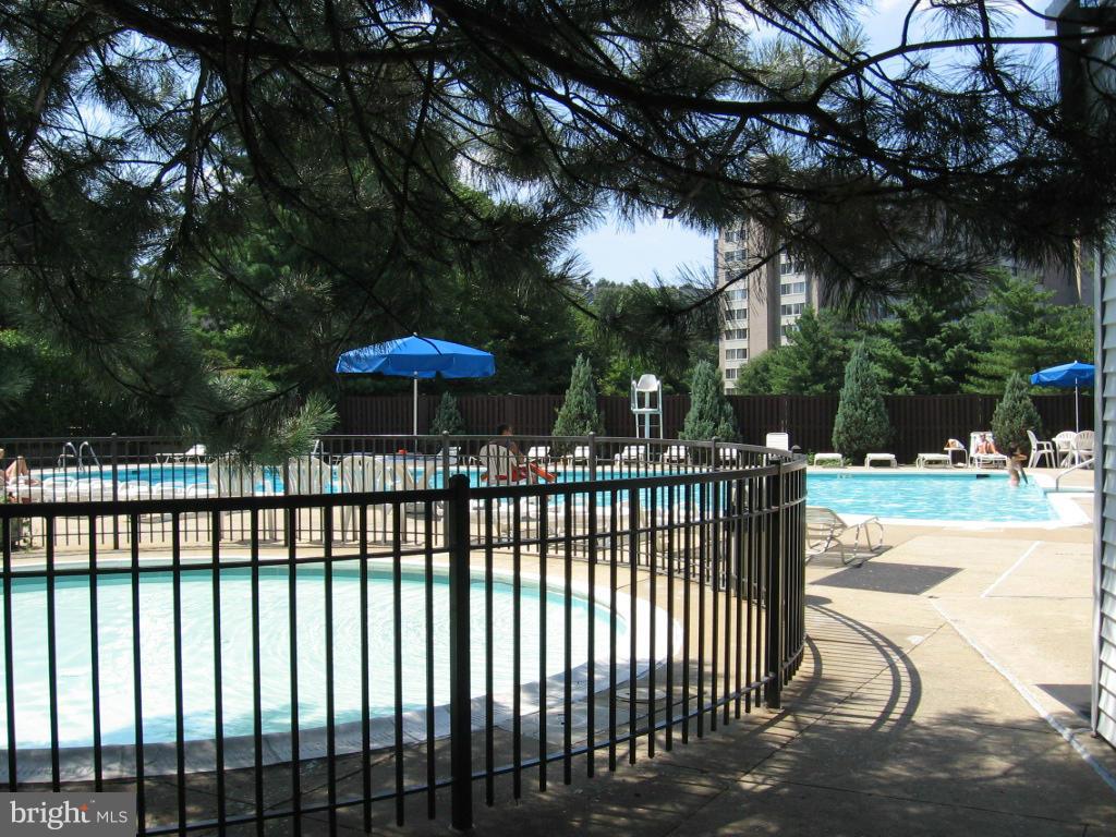 5340 HOLMES RUN PKWY #1410, ALEXANDRIA, Virginia 22304, 1 Bedroom Bedrooms, 4 Rooms Rooms,1 BathroomBathrooms,Residential,For sale,5340 HOLMES RUN PKWY #1410,VAAX2042982 MLS # VAAX2042982