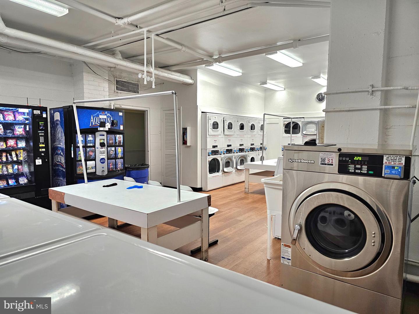 5340 HOLMES RUN PKWY #1410, ALEXANDRIA, Virginia 22304, 1 Bedroom Bedrooms, 4 Rooms Rooms,1 BathroomBathrooms,Residential,For sale,5340 HOLMES RUN PKWY #1410,VAAX2042982 MLS # VAAX2042982