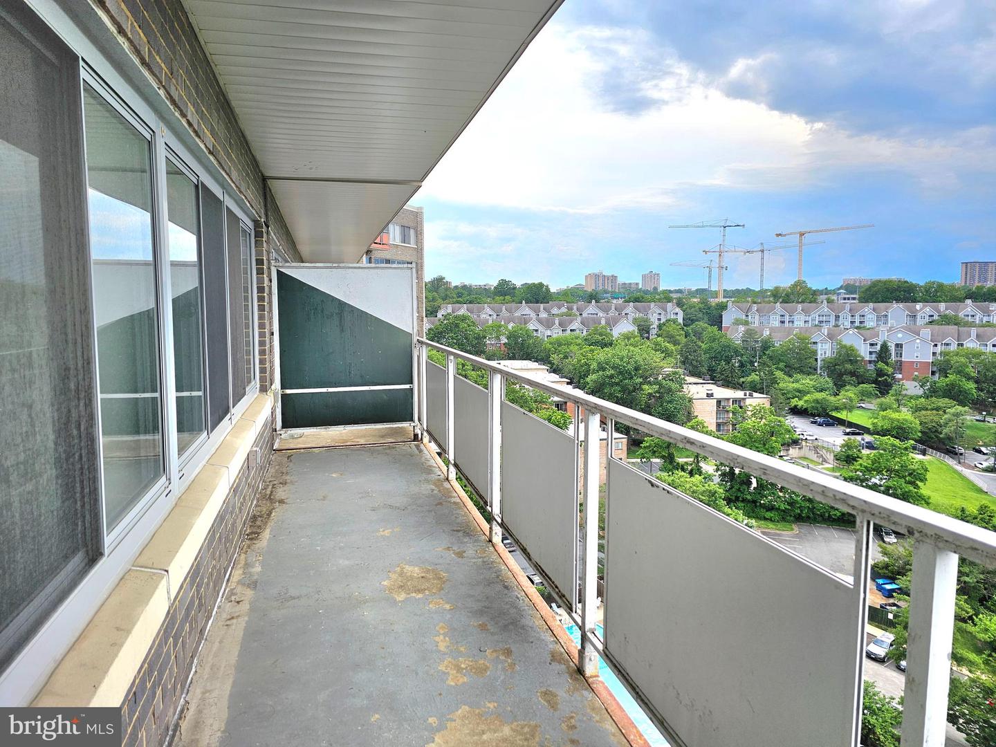 5340 HOLMES RUN PKWY #1410, ALEXANDRIA, Virginia 22304, 1 Bedroom Bedrooms, 4 Rooms Rooms,1 BathroomBathrooms,Residential,For sale,5340 HOLMES RUN PKWY #1410,VAAX2042982 MLS # VAAX2042982