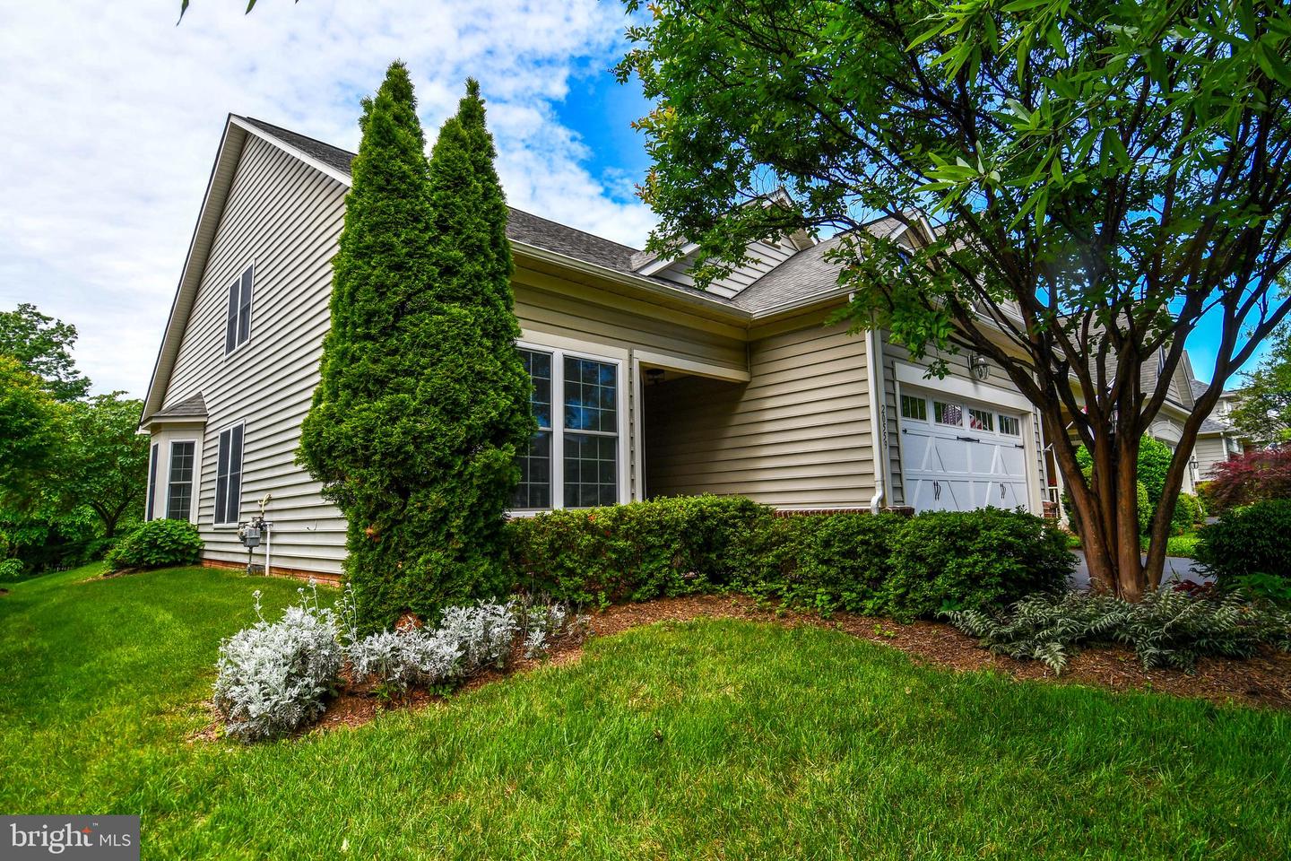 20559 CRESCENT POINTE PLACE, ASHBURN, Virginia 20147, 3 Bedrooms Bedrooms, ,3 BathroomsBathrooms,Residential,For sale,20559 CRESCENT POINTE PLACE,VALO2092022 MLS # VALO2092022