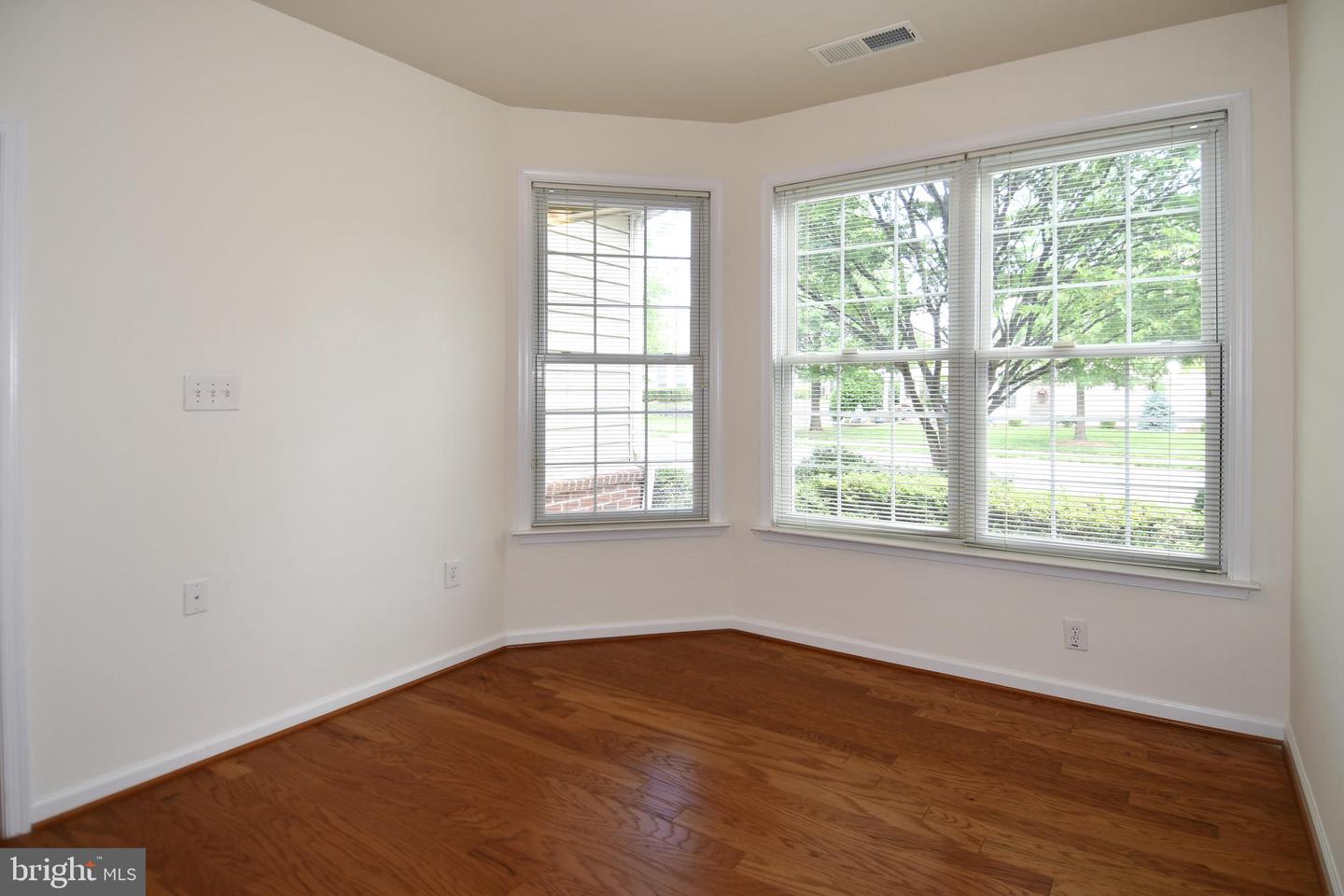 20559 CRESCENT POINTE PLACE, ASHBURN, Virginia 20147, 3 Bedrooms Bedrooms, ,3 BathroomsBathrooms,Residential,For sale,20559 CRESCENT POINTE PLACE,VALO2092022 MLS # VALO2092022