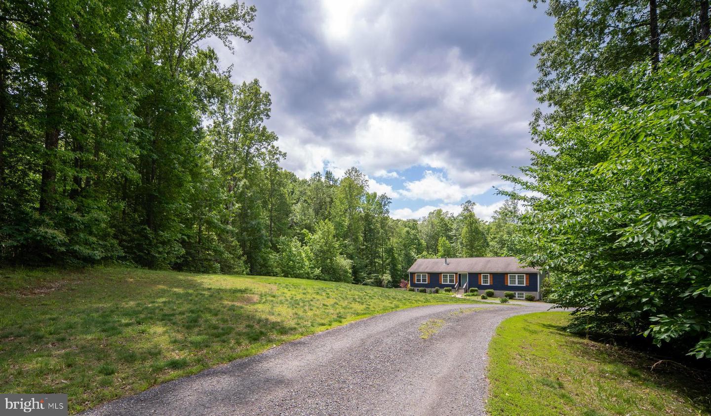 312 RICHARDS FERRY RD, FREDERICKSBURG, Virginia 22406, 5 Bedrooms Bedrooms, ,3 BathroomsBathrooms,Residential,For sale,312 RICHARDS FERRY RD,VAST2037370 MLS # VAST2037370