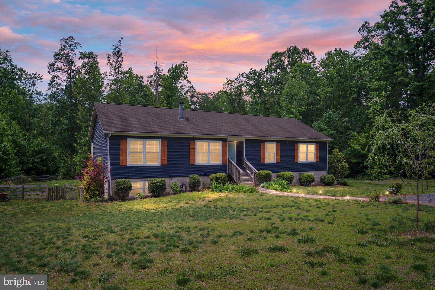 312 RICHARDS FERRY RD, FREDERICKSBURG, Virginia 22406, 5 Bedrooms Bedrooms, ,3 BathroomsBathrooms,Residential,For sale,312 RICHARDS FERRY RD,VAST2037370 MLS # VAST2037370