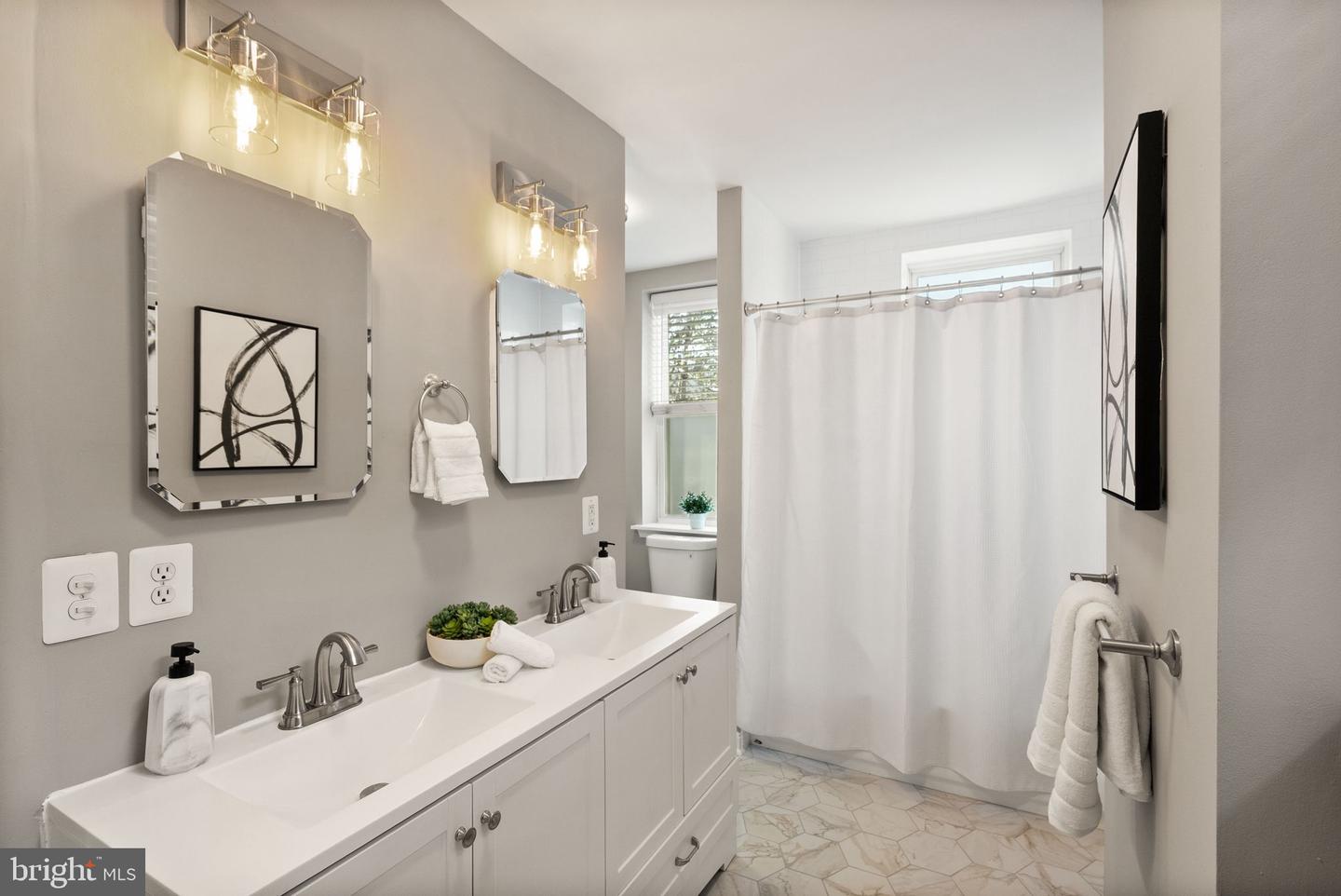 223 K ST NE, WASHINGTON, District Of Columbia 20002, 2 Bedrooms Bedrooms, ,1 BathroomBathrooms,Residential,For sale,223 K ST NE,DCDC2197232 MLS # DCDC2197232