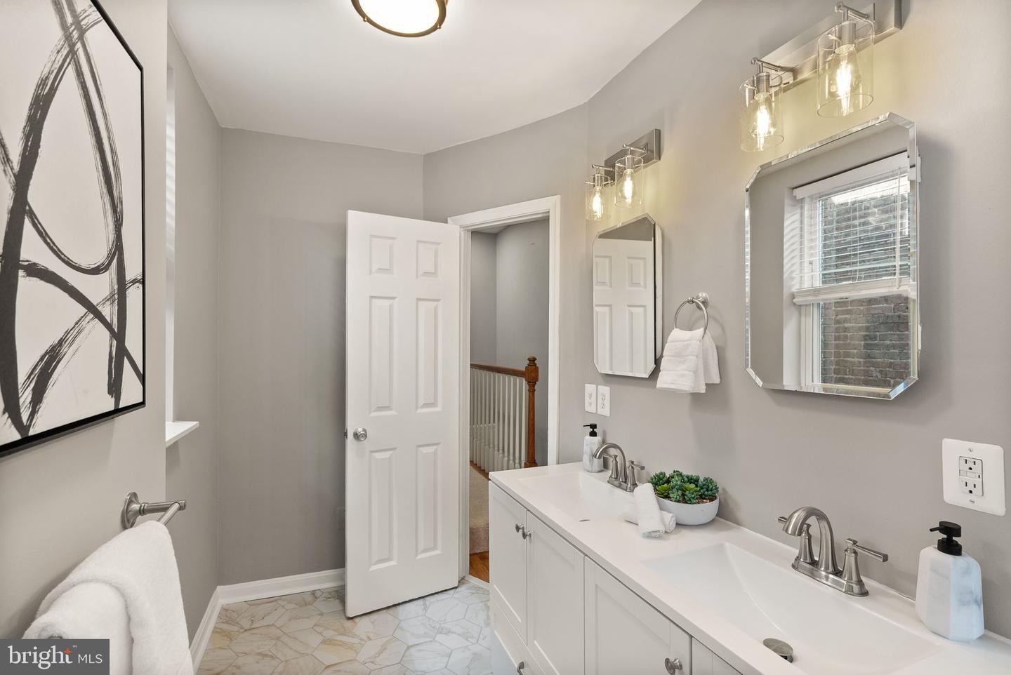 223 K ST NE, WASHINGTON, District Of Columbia 20002, 2 Bedrooms Bedrooms, ,1 BathroomBathrooms,Residential,For sale,223 K ST NE,DCDC2197232 MLS # DCDC2197232