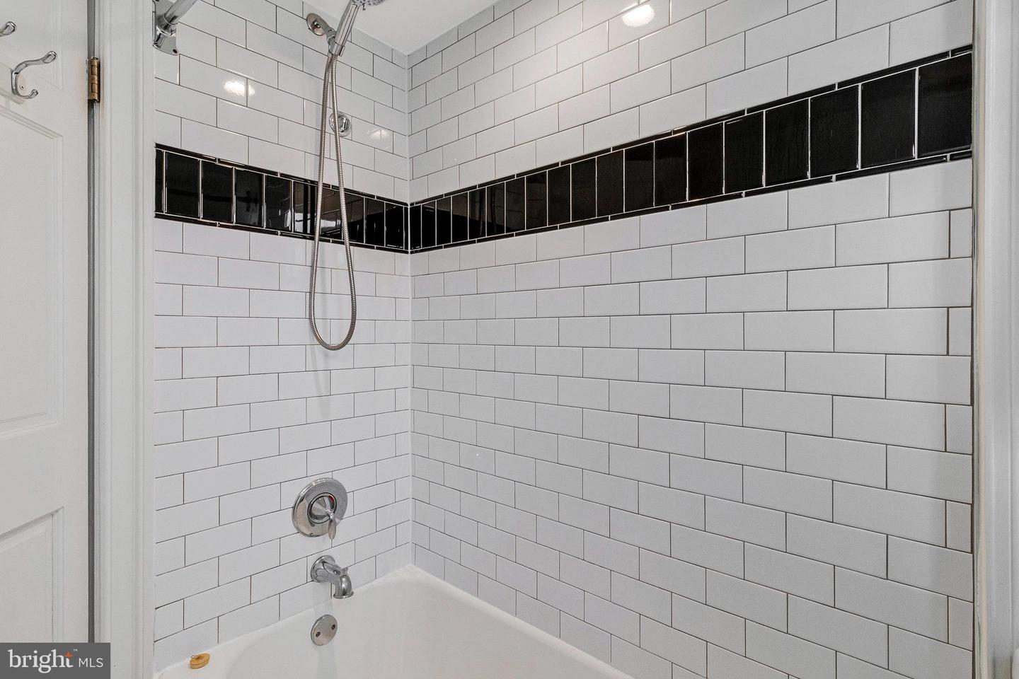 2801 CORTLAND PL NW #1, WASHINGTON, District Of Columbia 20008, 2 Bedrooms Bedrooms, ,1 BathroomBathrooms,Residential,For sale,2801 CORTLAND PL NW #1,DCDC2197436 MLS # DCDC2197436