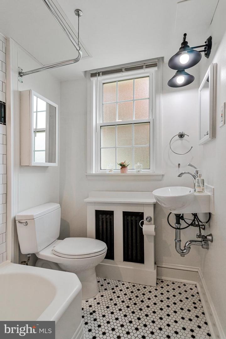2801 CORTLAND PL NW #1, WASHINGTON, District Of Columbia 20008, 2 Bedrooms Bedrooms, ,1 BathroomBathrooms,Residential,For sale,2801 CORTLAND PL NW #1,DCDC2197436 MLS # DCDC2197436