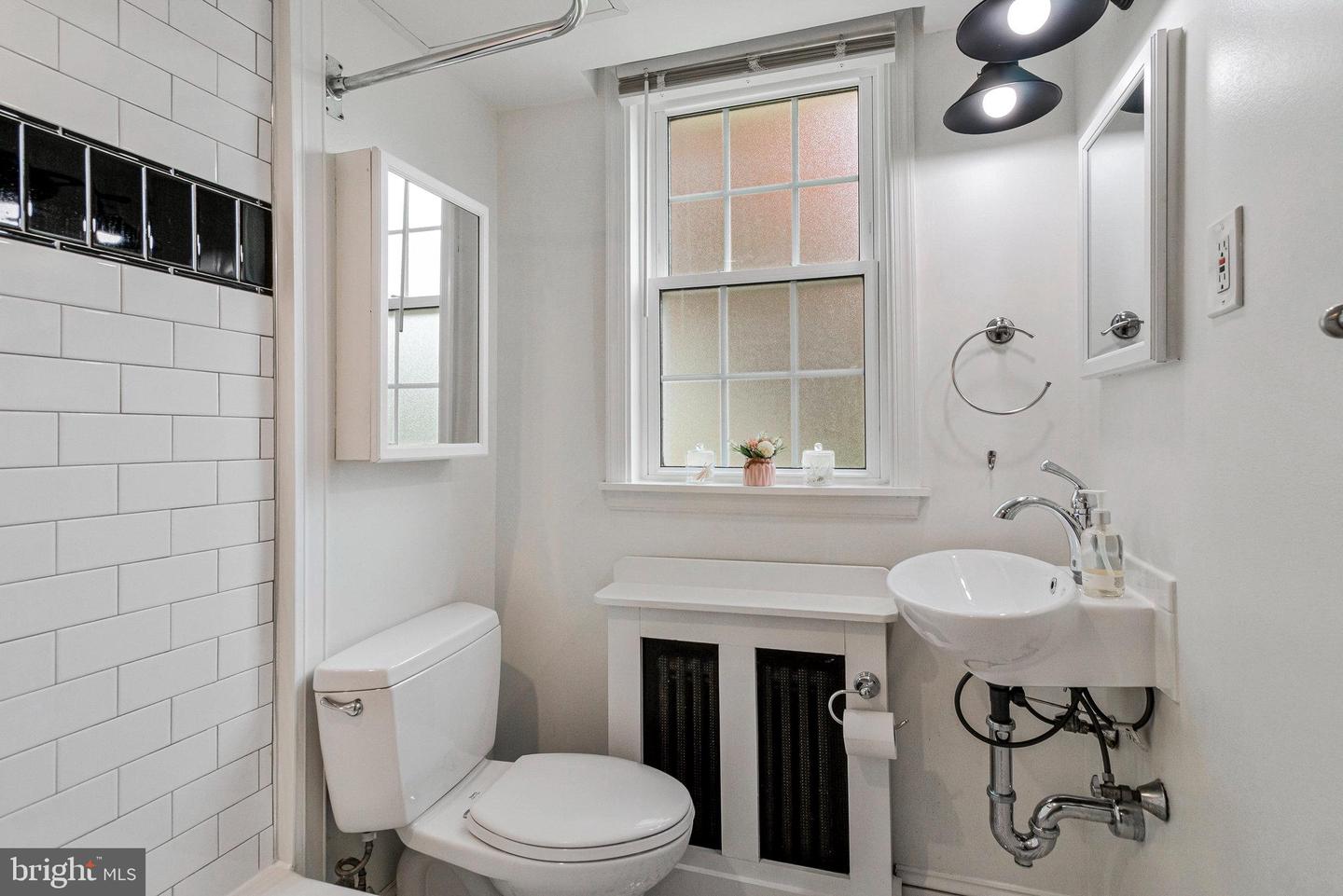 2801 CORTLAND PL NW #1, WASHINGTON, District Of Columbia 20008, 2 Bedrooms Bedrooms, ,1 BathroomBathrooms,Residential,For sale,2801 CORTLAND PL NW #1,DCDC2197436 MLS # DCDC2197436