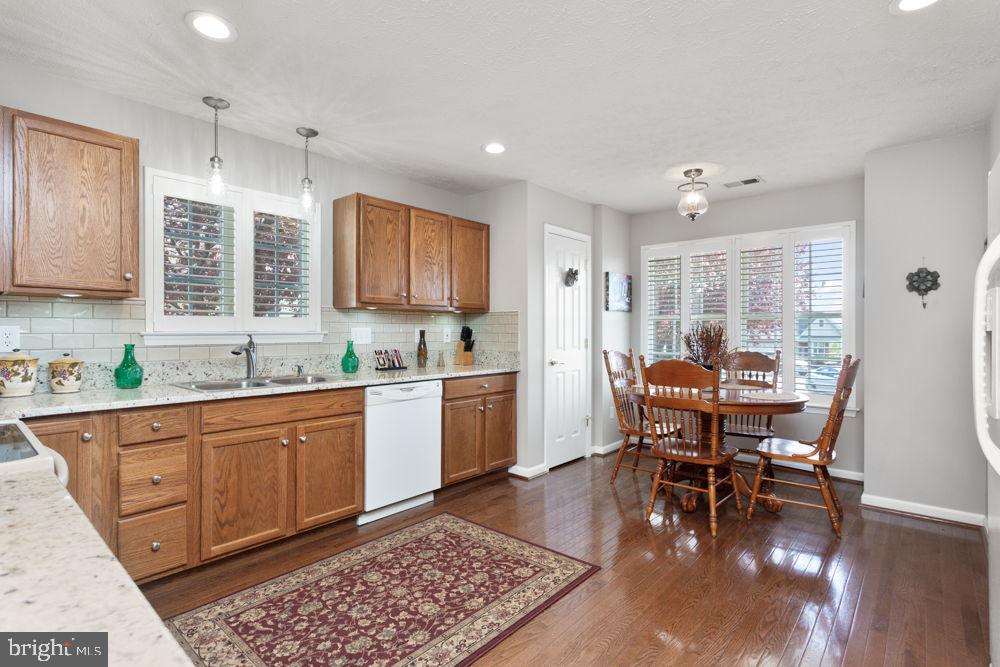 521 HICKORY GROVE CIR, HARRISONBURG, Virginia 22801, 2 Bedrooms Bedrooms, ,2 BathroomsBathrooms,Residential,For sale,521 HICKORY GROVE CIR,VAHC2000408 MLS # VAHC2000408