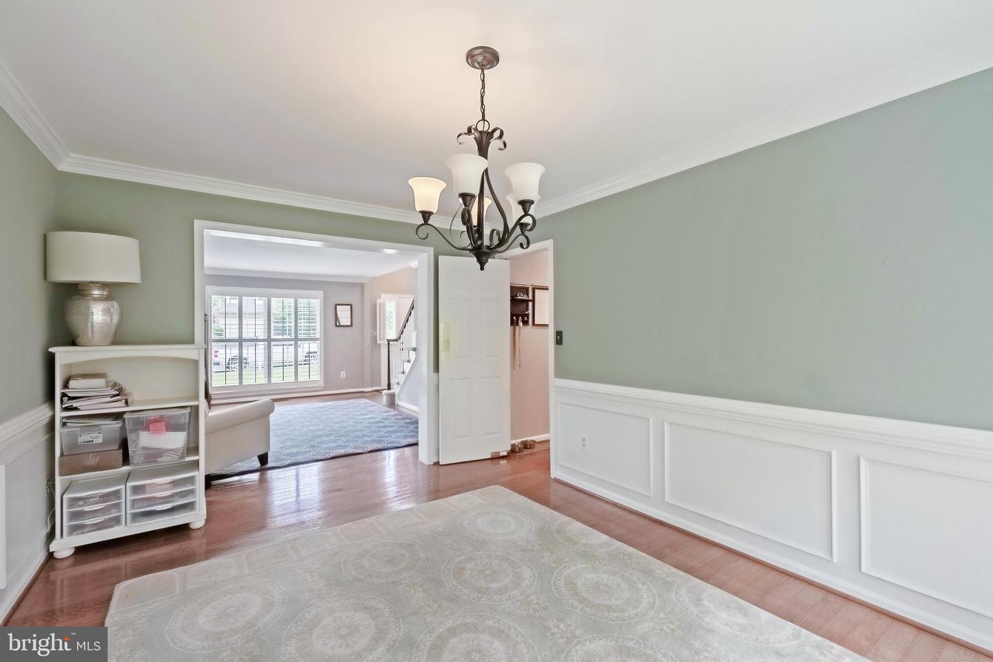 8615 OAK BROOK LN, FAIRFAX STATION, Virginia 22039, 4 Bedrooms Bedrooms, ,3 BathroomsBathrooms,Residential,For sale,8615 OAK BROOK LN,VAFX2242422 MLS # VAFX2242422