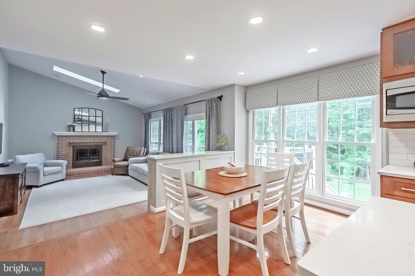 8615 OAK BROOK LN, FAIRFAX STATION, Virginia 22039, 4 Bedrooms Bedrooms, ,3 BathroomsBathrooms,Residential,For sale,8615 OAK BROOK LN,VAFX2242422 MLS # VAFX2242422