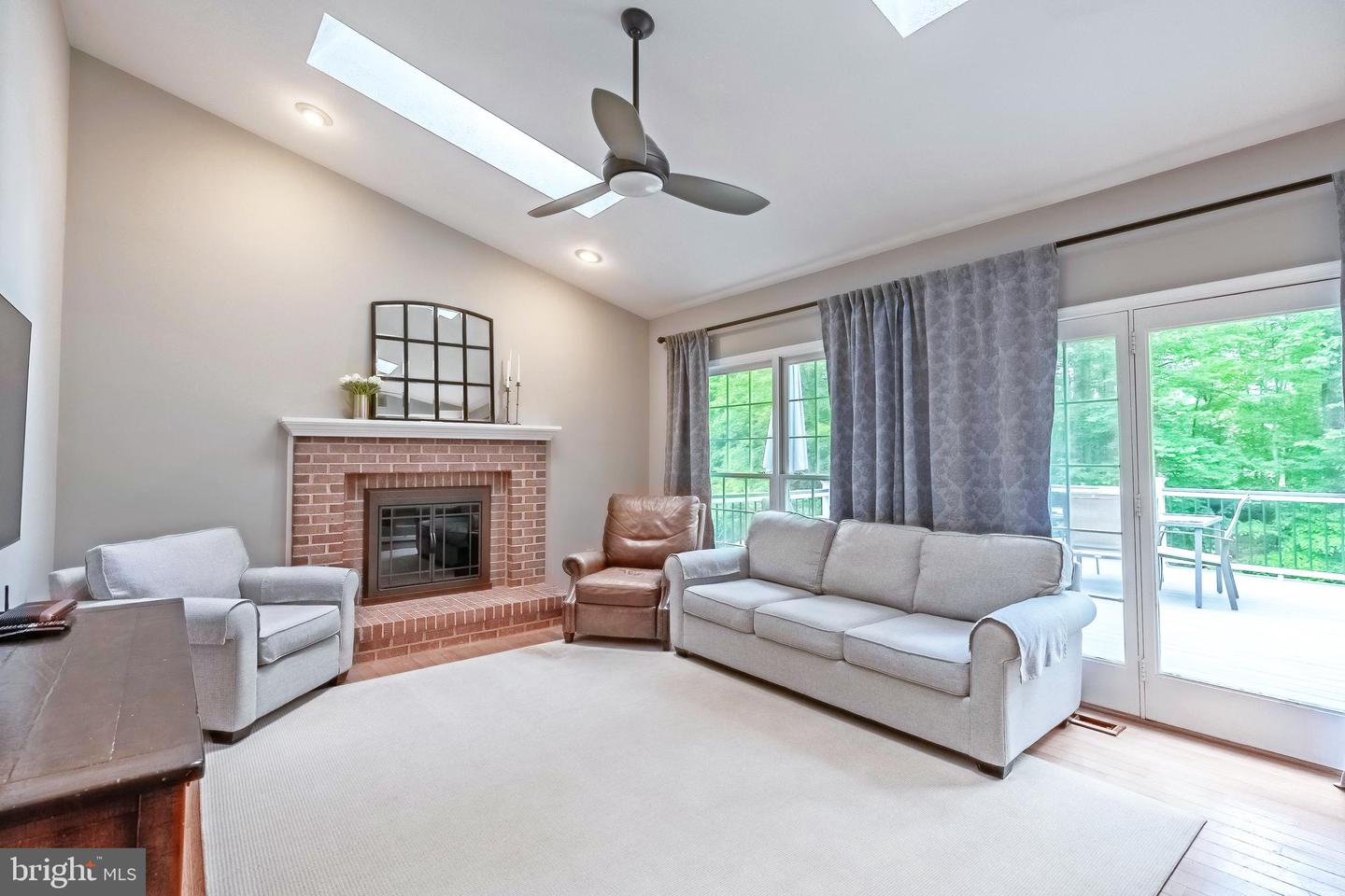 8615 OAK BROOK LN, FAIRFAX STATION, Virginia 22039, 4 Bedrooms Bedrooms, ,3 BathroomsBathrooms,Residential,For sale,8615 OAK BROOK LN,VAFX2242422 MLS # VAFX2242422
