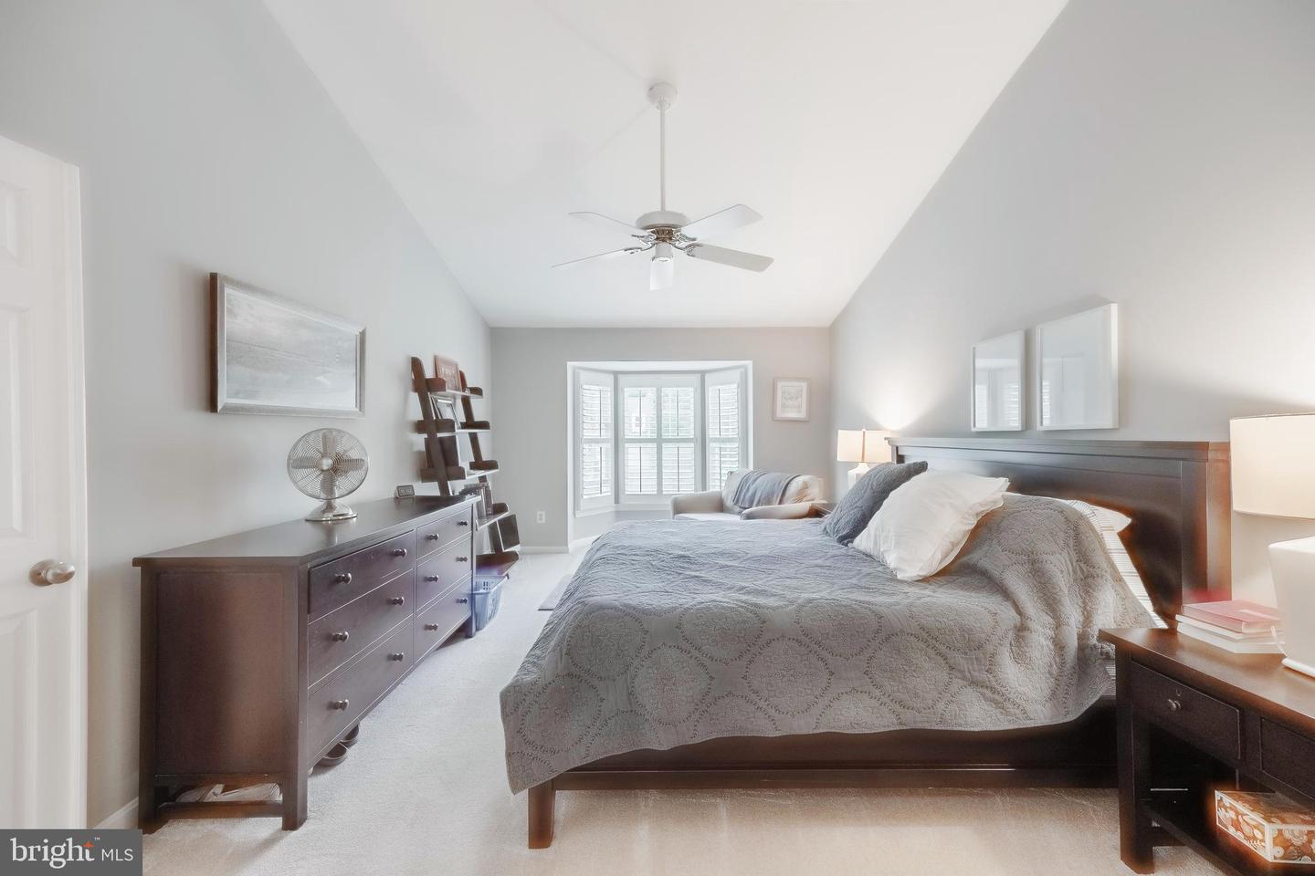 8615 OAK BROOK LN, FAIRFAX STATION, Virginia 22039, 4 Bedrooms Bedrooms, ,3 BathroomsBathrooms,Residential,For sale,8615 OAK BROOK LN,VAFX2242422 MLS # VAFX2242422
